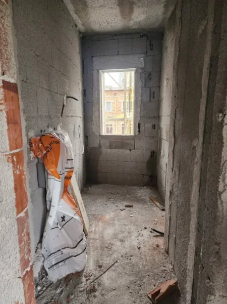 Tirane, shitet apartament 2+1+Aneks+Ballkon Kati 1, 100 m² 