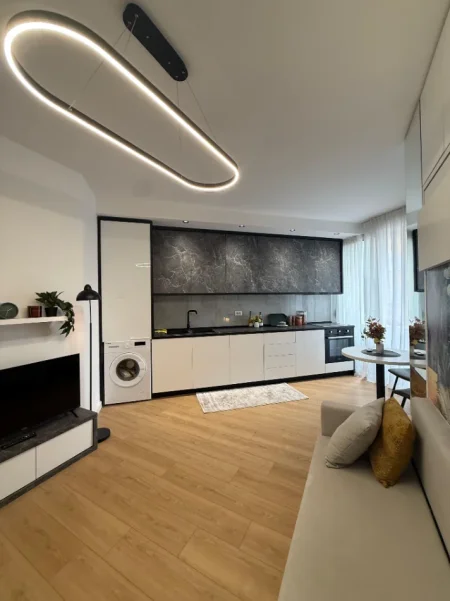 Tirane, shitet garsonier Kati 4, 36 m² (MBIKALIMI I KOMUNES RRUGA RRAPO HEKALI)