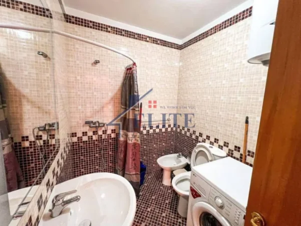 Tirane, jepet me qera apartament 2+1+Ballkon Kati 8, 100 m² 820 € (Zogu i Zi)