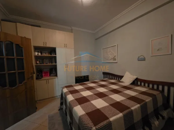 Tirane, shitet apartament 2+1+Ballkon Kati 4, 99 m² 268.000 € (Rruga Janos Hunyadi)
