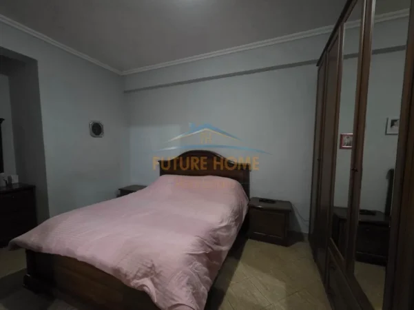 Tirane, shitet apartament 2+1+Ballkon Kati 4, 99 m² 268.000 € (Rruga Janos Hunyadi)