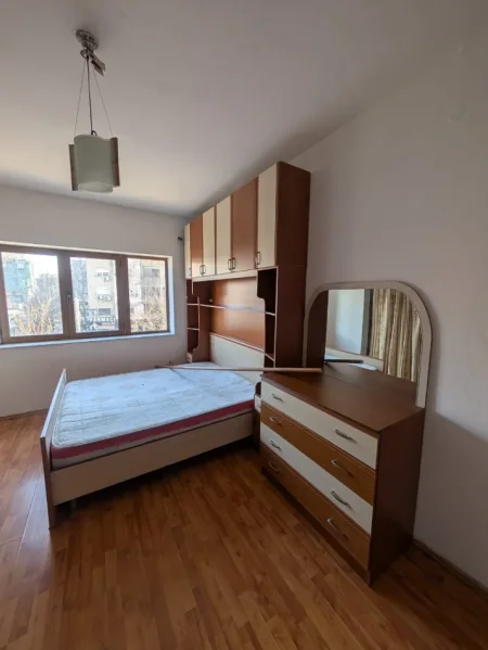 Tirane, jepet me qera apartament 2+1 , 100 m² 600 € (Ali Demi)