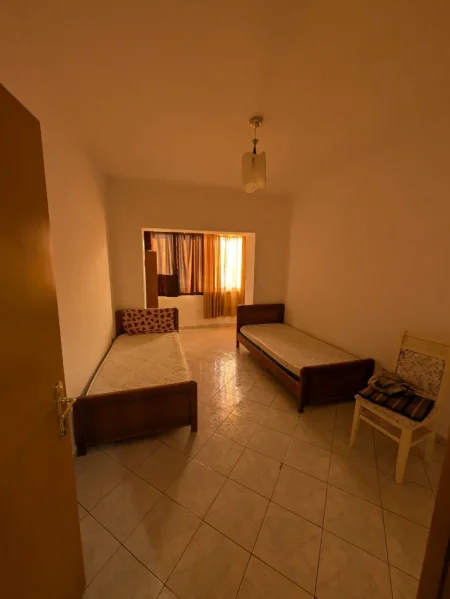 Tirane, jepet me qera apartament 2+1 , 100 m² 600 € (Ali Demi)