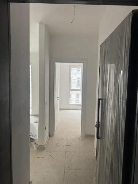 Tirane, shitet apartament 1+1+Ballkon Kati 3, 53 m² 67.000 € (Univers City)