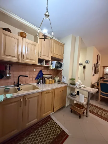 Tirane, shitet apartament 1+1 Kati 6, 70 m² 215.000 € (RRUGA E ELBASANIT PRANE AMBASADES AMERIKANE)