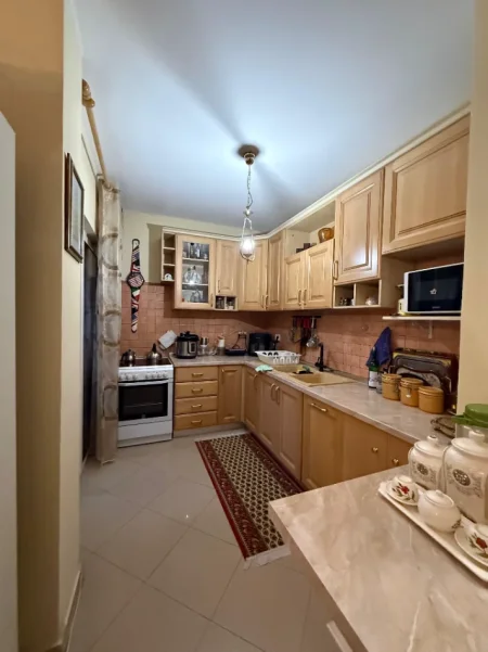 Tirane, shitet apartament 1+1 Kati 6, 70 m² 215.000 € (RRUGA E ELBASANIT PRANE AMBASADES AMERIKANE)