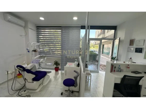 Tirane, shitet ambjent biznesi Kati 0, 29 m² 190.000 € (Astir)