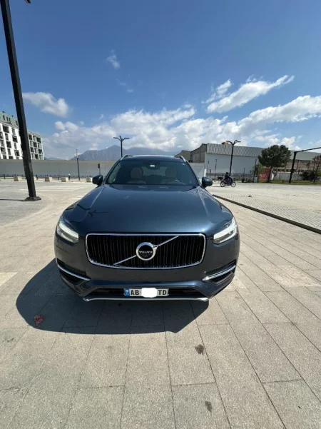 Tirane, shitet SUV Volvo xc90 Benzin, blu e errët automatik 104 km 23.500 €