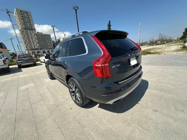 Tirane, shitet SUV Volvo xc90 Benzin, blu e errët automatik 104 km 23.500 €