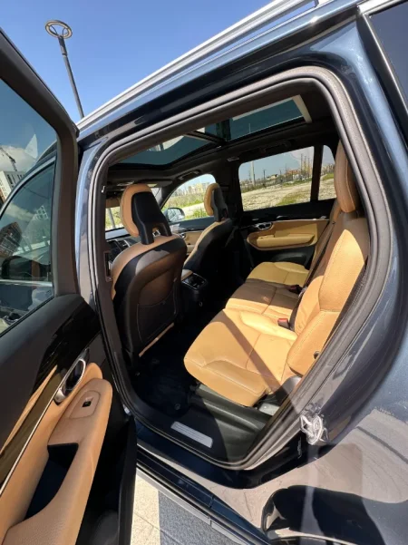 Tirane, shitet SUV Volvo xc90 Benzin, blu e errët automatik 104 km 23.500 €