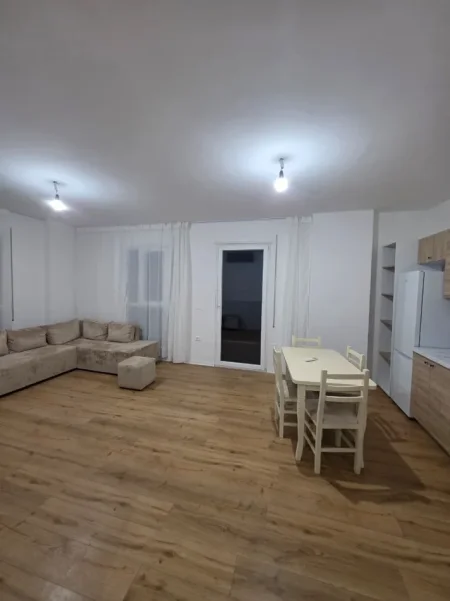Tirane, jepet me qera apartament 2+1+Ballkon Kati 3, 100 m² 650 € (Rruga Don Bosko)