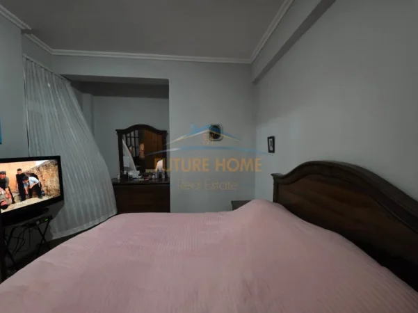 Tirane, shitet apartament 3+1 Kati 4, 99 m² (Bllok)