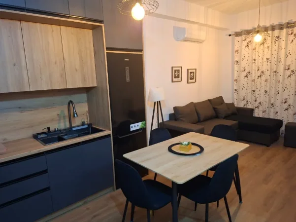 Tirane, jepet me qera apartament 1+1 Kati 6, 60 m² 400 € (Kompleksi Kadiu Ali Dem)