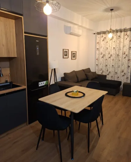 Tirane, jepet me qera apartament 1+1 Kati 6, 60 m² 400 € (Kompleksi Kadiu Ali Dem)