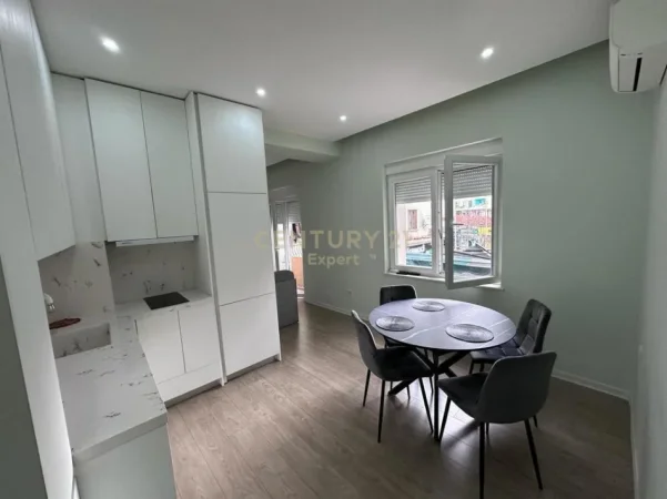 Tirane, shes apartament 1+1 Kati 2, 106 m² 300.000 € (Rruga e Elbasanit)