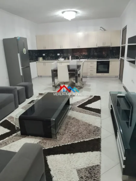 Tirane, jepet me qera apartament 2+1+Ballkon Kati 8, 112 m² 520 € (RRUGA 3 DESHMORET,YZBERISHT)