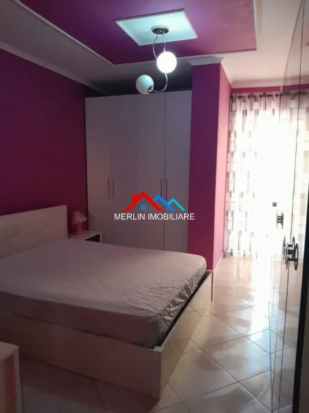 Tirane, jepet me qera apartament 2+1+Ballkon Kati 8, 112 m² 520 € (RRUGA 3 DESHMORET,YZBERISHT)