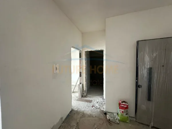 Tirane, shitet apartament 1+1+Ballkon Kati 2, 77 m² 130.280 € (Sauk)