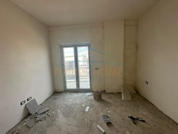 Tirane, shitet apartament 1+1+Ballkon Kati 2, 77 m² 130.280 € (Sauk)