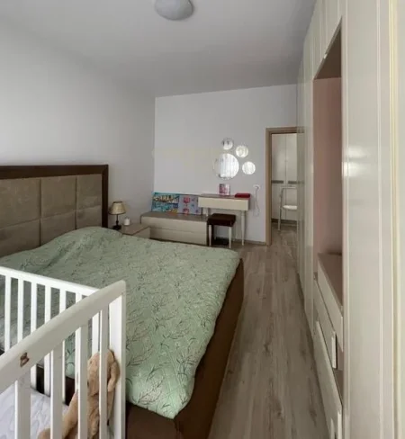 Tirane, jepet me qera apartament 1+1 Kati 3, 75 m² 600 € (Kopshti Botanik, Tirane)