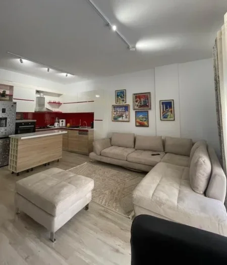 Tirane, jepet me qera apartament 1+1 Kati 3, 75 m² 600 € (Kopshti Botanik, Tirane)