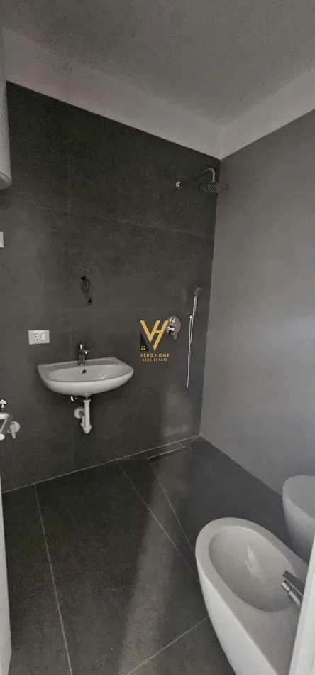 Durres, shitet apartament 1+1+Ballkon Kati 5, 65 m² 120.700 € (GOLEM)