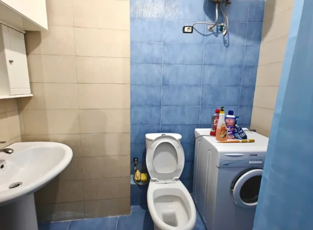 Shqiperi, jepet me qera apartament 1+1 Kati 3, 70 m² 340 € (Rruga Muhamet Deliu)