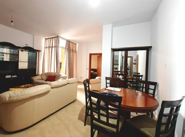 Shqiperi, jepet me qera apartament 1+1 Kati 3, 70 m² 340 € (Rruga Muhamet Deliu)