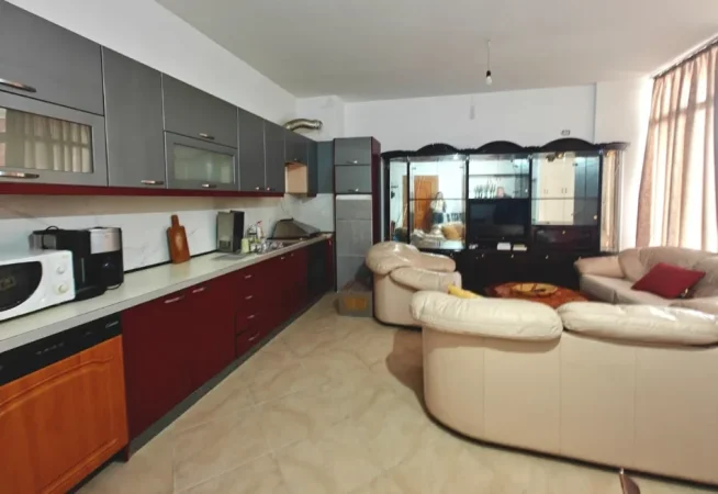 Shqiperi, jepet me qera apartament 1+1 Kati 3, 70 m² 340 € (Rruga Muhamet Deliu)