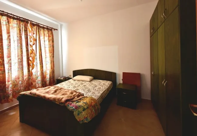 Shqiperi, jepet me qera apartament 1+1 Kati 3, 70 m² 340 € (Rruga Muhamet Deliu)