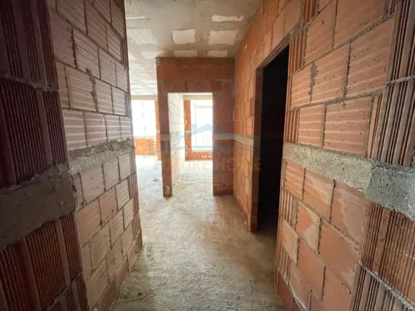 Tirane, shitet apartament 1+1 Kati 6, 68 m² 109.000 € (Fusha e Aviacionit.)