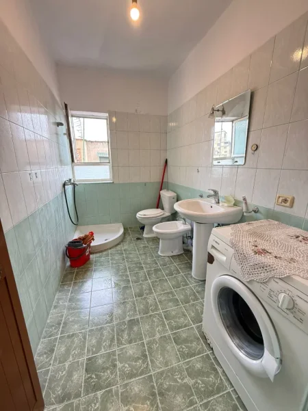 Tirane, jepet me qera apartament 2+1 Kati 6, 70 m² 500 € (Stadiumi Dinamo)