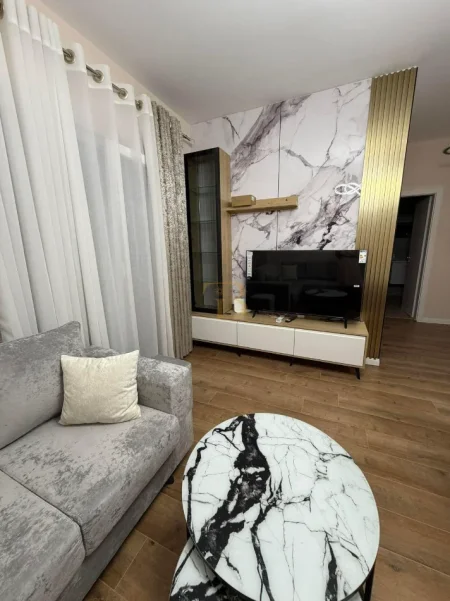 Tirane, jepet me qera apartament 1+1+Ballkon Kati 8, 65 m² 730 € (Zogu i Zi)