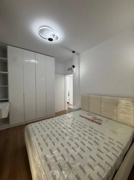 Tirane, jepet me qera apartament 2+1 Kati 6, 600 € (ALI DEMI REZIDENCA KADIU)