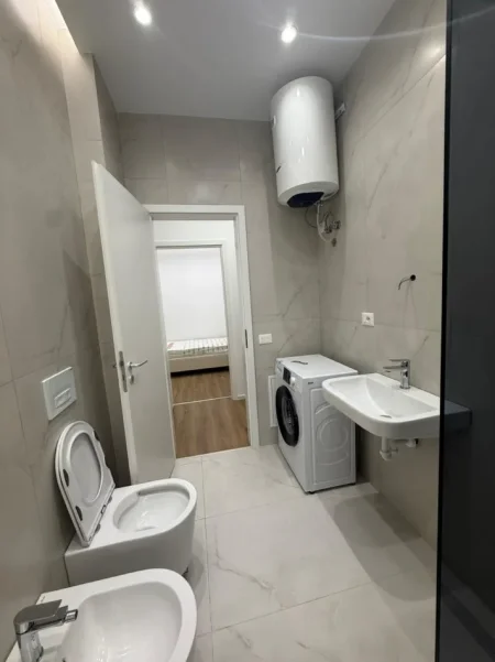 Tirane, jepet me qera apartament 2+1 Kati 6, 600 € (ALI DEMI REZIDENCA KADIU)