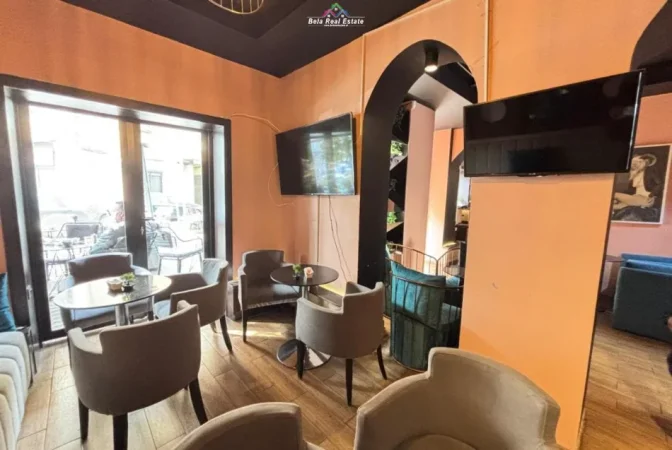 Tirane, jepet me qera lokal Kati 0, 170 m² 1.560 € (21 dhjetori)