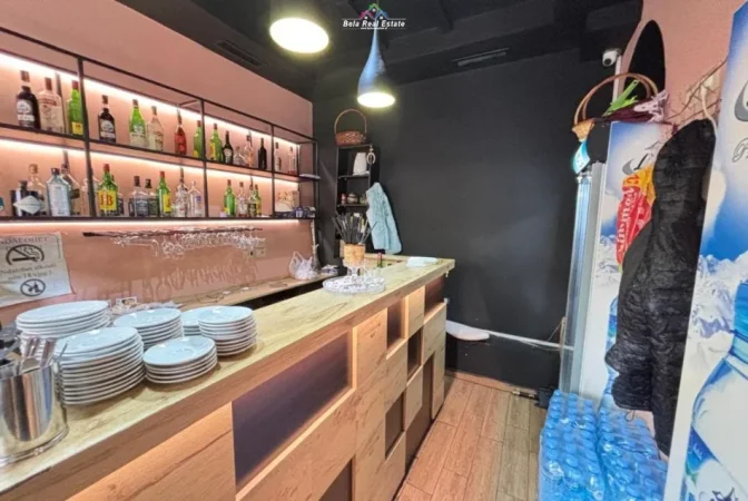 Tirane, jepet me qera lokal Kati 0, 170 m² 1.560 € (21 dhjetori)