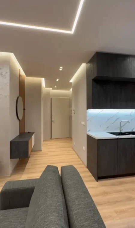 Tirane, jepet me qera apartament 1+1 Kati 2, 75 m² 700 € (Zogu i Zi ,Kompleksi Foleja e Gjelber)