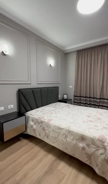 Tirane, jepet me qera apartament 1+1 Kati 2, 75 m² 700 € (Zogu i Zi ,Kompleksi Foleja e Gjelber)