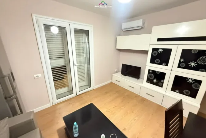Tirane, jepet me qera apartament 1+1 Kati 3, 54 m² 520 € (rruga e barrikadave)