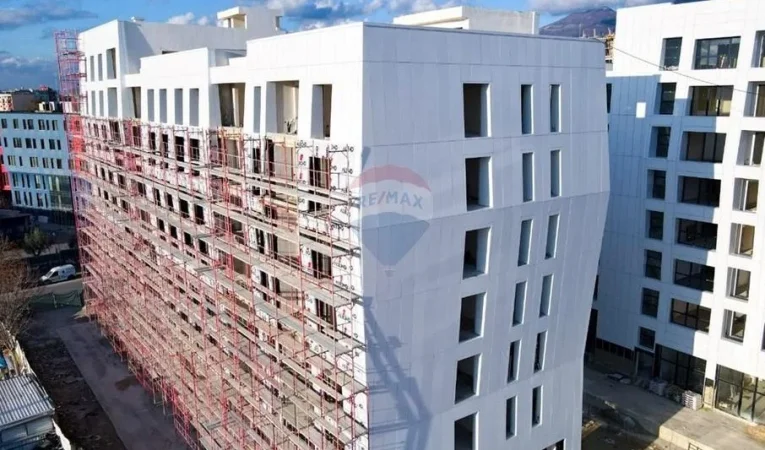 Tirane, shitet dyqan Kati 0, 100 m² 450.000 € (Porcelan ID: 530581001-73)