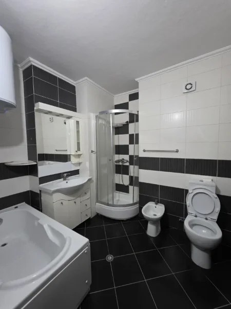 Tirane, jepet me qera apartament 2+1 Kati 6, 550 € (ASTIR BAR OSLO)