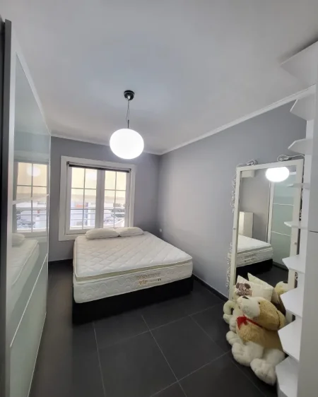 Tirane, jepet me qera apartament 1+1 Kati 5, 58 m² 800 € (GARDA,QENDER)