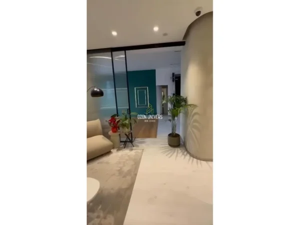 Tirane, jepet me qera ambjent biznesi Kati 0, 112 m² 2.750 € (Bllok)