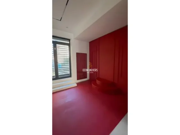 Tirane, jepet me qera ambjent biznesi Kati 0, 112 m² 2.750 € (Bllok)