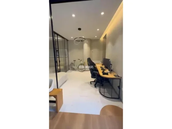 Tirane, jepet me qera ambjent biznesi Kati 0, 112 m² 2.750 € (Bllok)