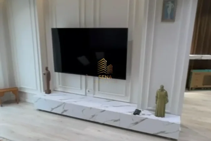 Tirane, jepet me qera apartament 1+1+Ballkon Kati 9, 75 m² 650 € (Astiri, prane Hotel Grand)