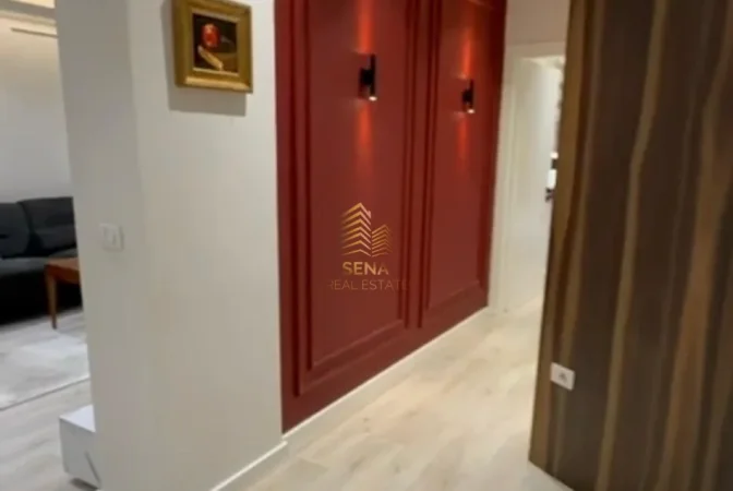 Tirane, jepet me qera apartament 1+1+Ballkon Kati 9, 75 m² 650 € (Astiri, prane Hotel Grand)