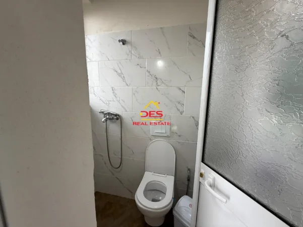 Vlore, jepet me qera apartament Kati 0, 45 m² 250 € (Rruga Dhimitër Konomi)