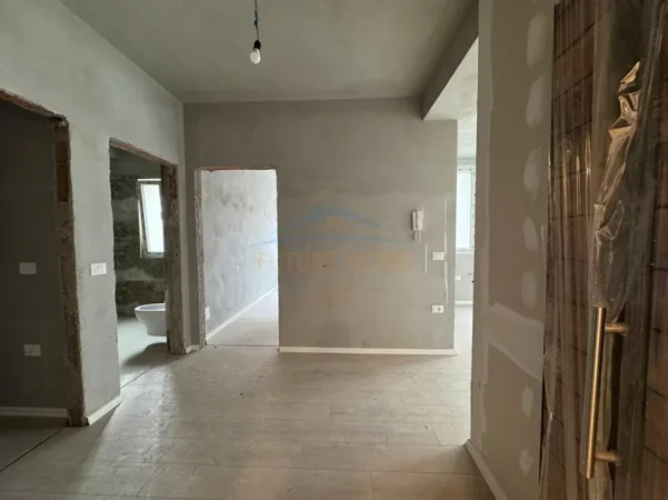 Tirane, shitet apartament 2+1+2+Post Parkimi+Ballkon Kati 5, 126 m² 212.000 € (Unaza e Re, River Residence)